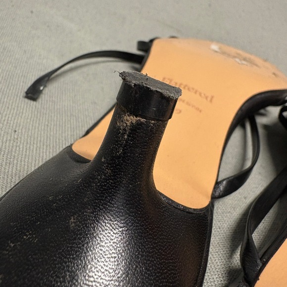 FLATTERED Eunisa Heel in Black Size 39 As Is Needs Repair - Picture 10 of 16